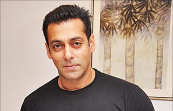 Salman Khan suffering from jaw pain again
